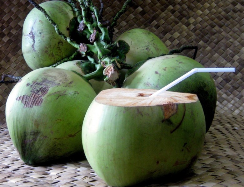 ramadan-hydrate-fruit-coconut-water